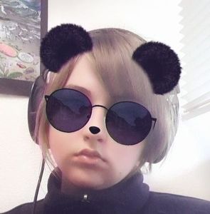 Meet your Posher, Iris